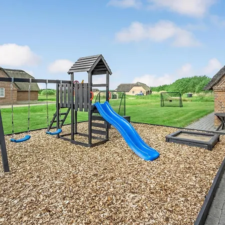 7 Bedroom Gorgeous In Ulfborg 度假居