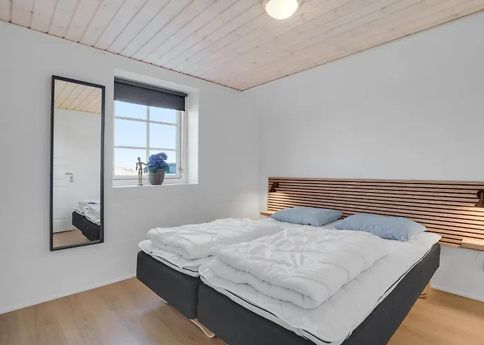 7 Bedroom Gorgeous In Ferienhaus *