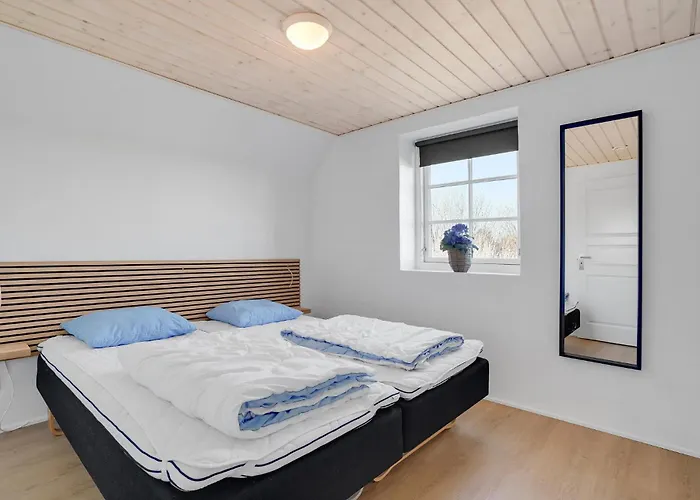 Ferienhaus 7 Bedroom Gorgeous In Ulfborg