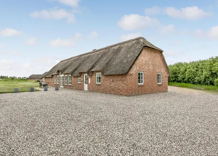 7 Bedroom Gorgeous In Ferienhaus Ulfborg
