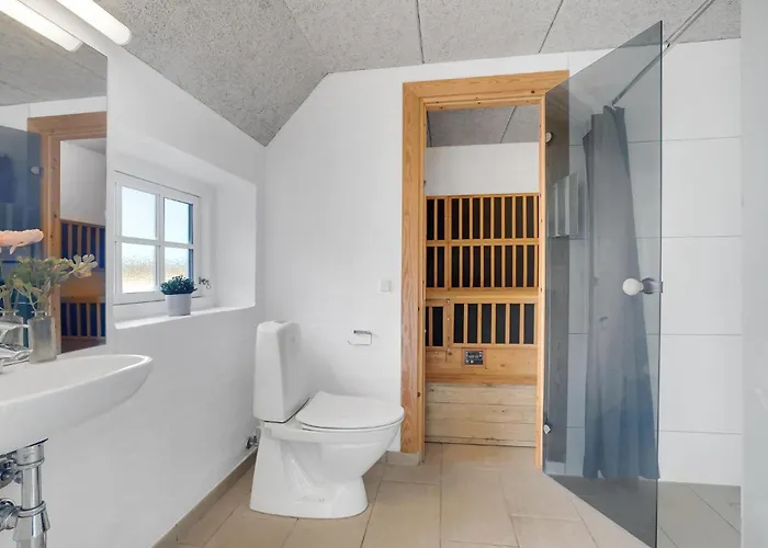 7 Bedroom Gorgeous In Ferienhaus *