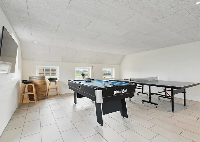 Ferienhaus 7 Bedroom Gorgeous In Ulfborg