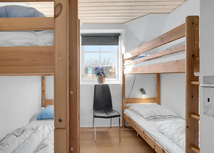 7 Bedroom Gorgeous In Ferienhaus Ulfborg